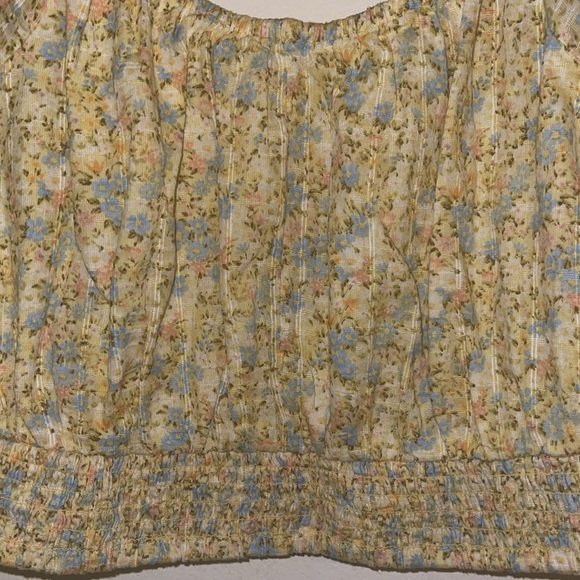 🌹AMERICAN EAGLE FLORAL CROP TOP - Picture 2 of 4